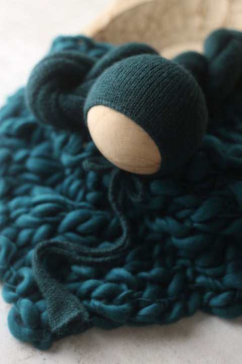 Bonnet, 65” knit wrap and chunky layer set | Atlantis | RTS