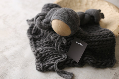 Bonnet, wrap and wool layer | Cast Iron | RTS