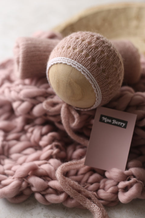 Eyelet Wave bonnet, wrap and/or chunky layer set | {Mae Berry} | RTS