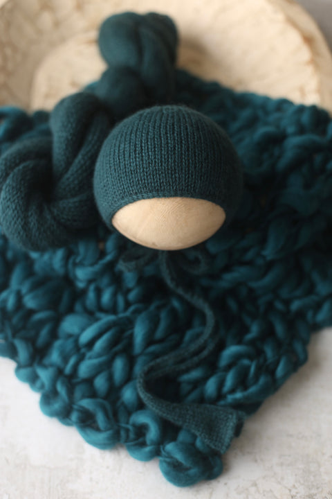 Bonnet, 65” knit wrap and chunky layer set | Atlantis | RTS