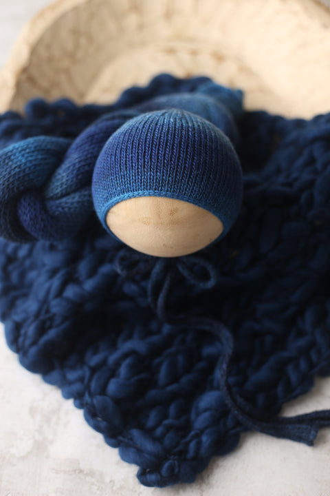 Tonal bonnet, ~50” wrap and chunky layer set | Ocean Blue | RTS