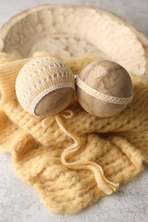 Eyelet Wave bonnet, wrap, Elia tieback, Floof layer set | Sunshine | RTS