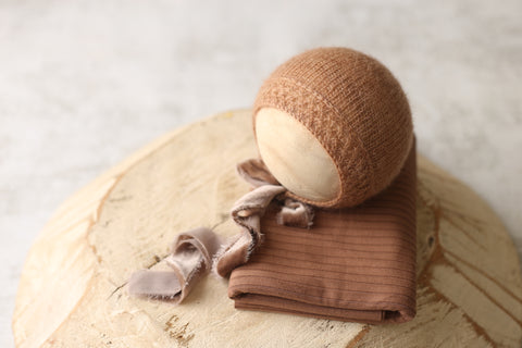 Enola bonnet and ribbed wrap set | Warm Acorn | RTS