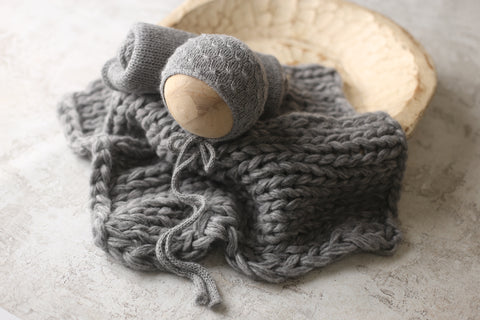 Collab: Drew bonnet, wrap, Airy layer set and/or Golden Stitch Rory bow tieback | Storm Grey | RTS