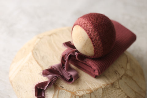 Enola bonnet and wrap | Raisin | RTS