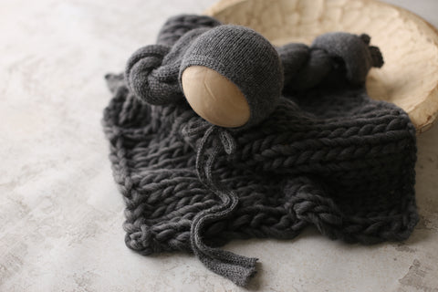 Bonnet, wrap and wool layer | Cast Iron | RTS