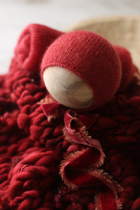 Bonnet bonnet, knit wrap and Bloody Mary mini curly layer | Red | RTS
