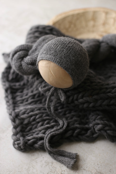 Bonnet, wrap and wool layer | Cast Iron | RTS