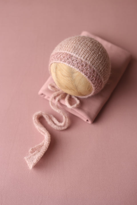 Enola bonnet, wrap, chunky layer and backdrop set | Mauve | RTS