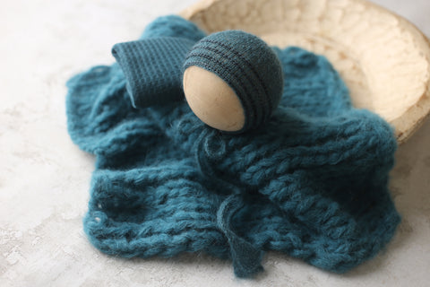 Striped bonnet, wrap, Floof layer and/or backdrop set | Teal | RTS