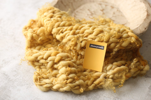 {Honeycomb} Mustard mini blanket | Curly/No curls