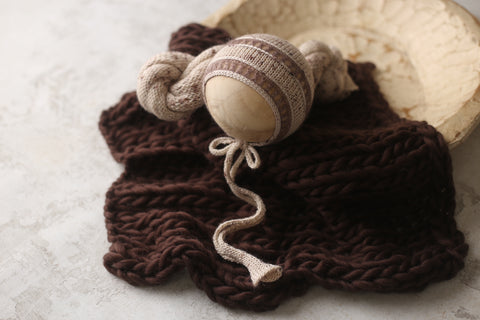 Kai speckled bonnet, wrap and wool layer set | Chocolate | RTS